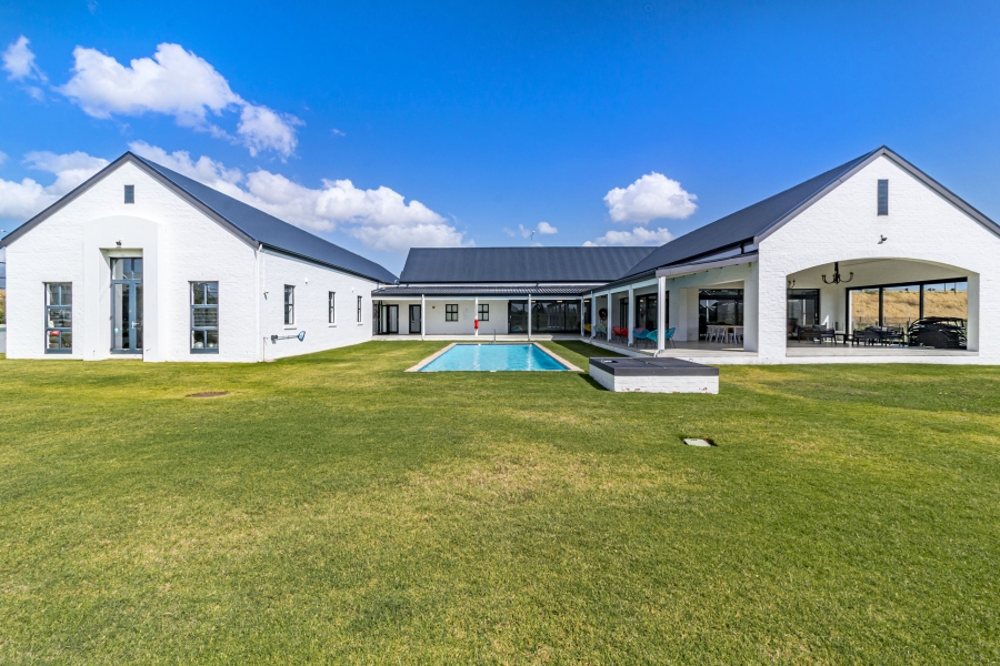 4 Bedroom Property for Sale in Aan de Wijnlanden Western Cape